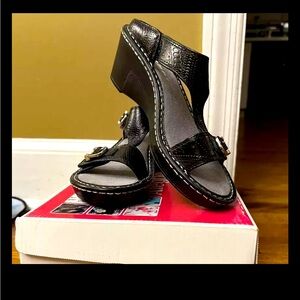 Alegria Black Wedge Sandals - Size 5